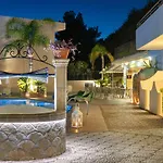 Pefkos View מלון דירות 4*